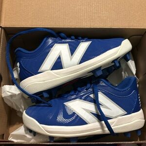 *NWT* New Balance Cleats